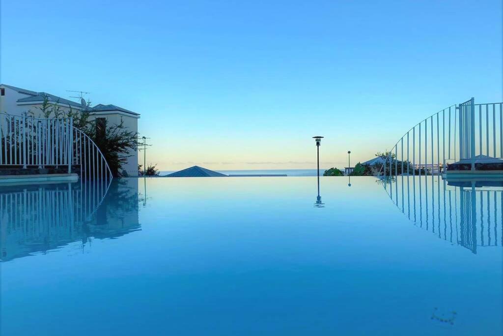 L'Instant Evasion, Studio Avec Terrasse, Piscine ! Saint-Gilles-les Bains Esterno foto