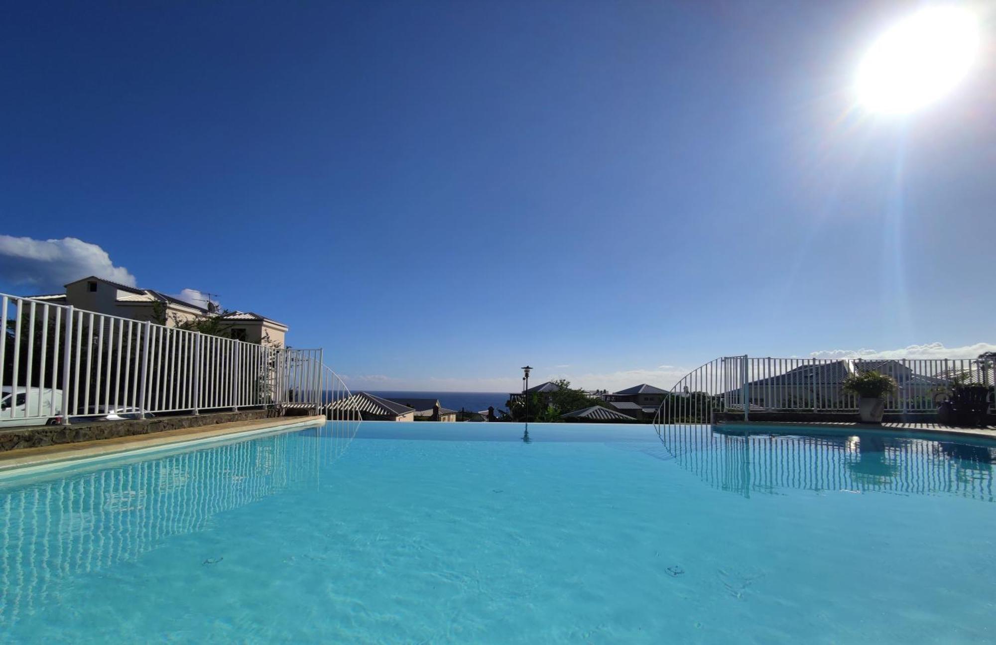 L'Instant Evasion, Studio Avec Terrasse, Piscine ! Saint-Gilles-les Bains Esterno foto